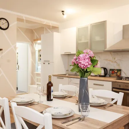 Teo Apartment *